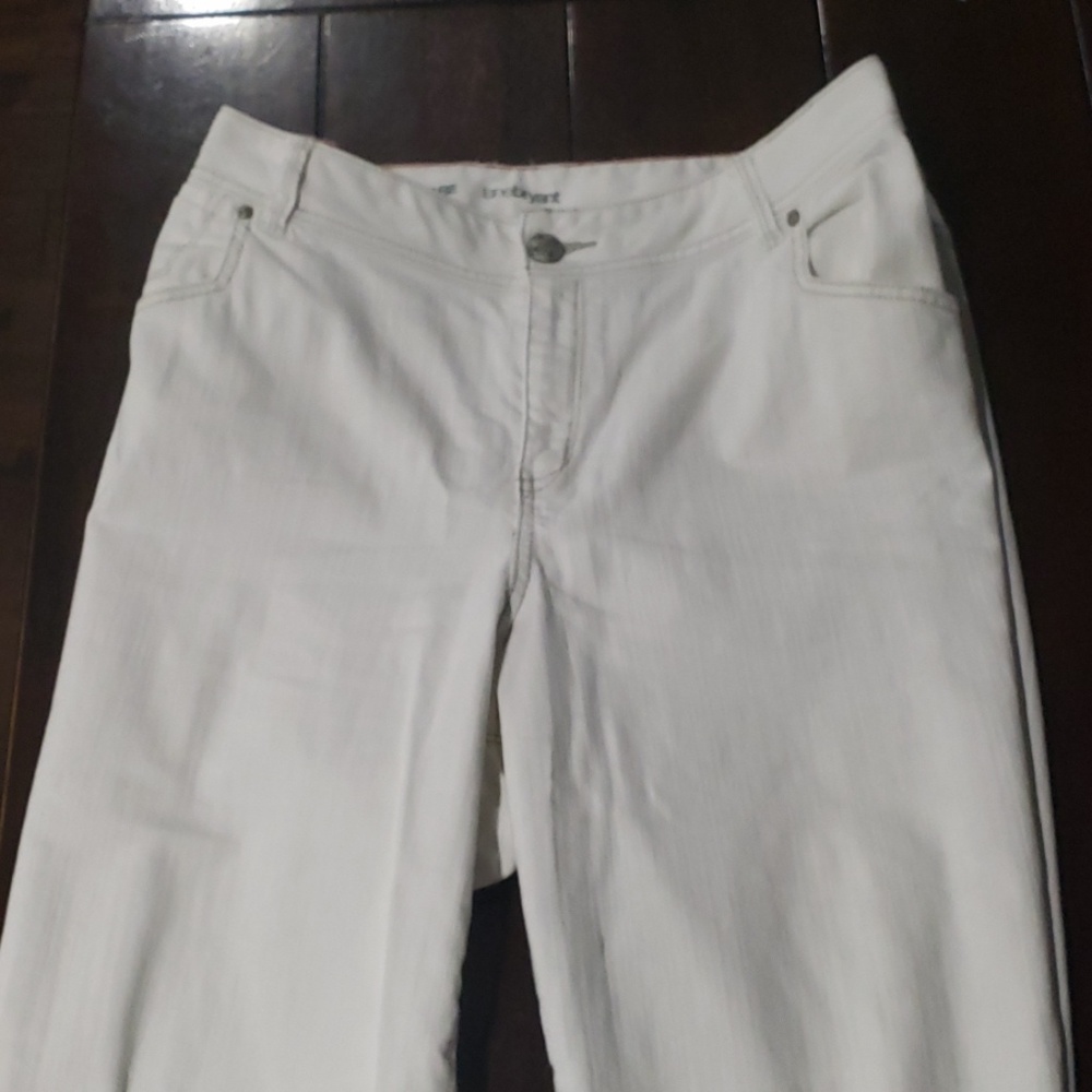 Lane Bryant white capris